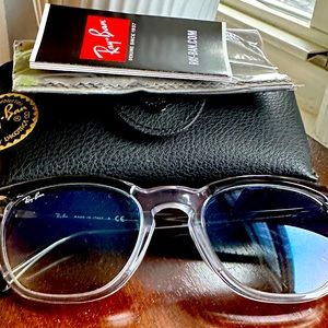 Brand new and never worn Ray-Ban Hawkeye sunglasses in perfect condition.